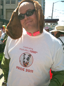 Corey of Pet Food Express sporting the commemorative Muttville tee